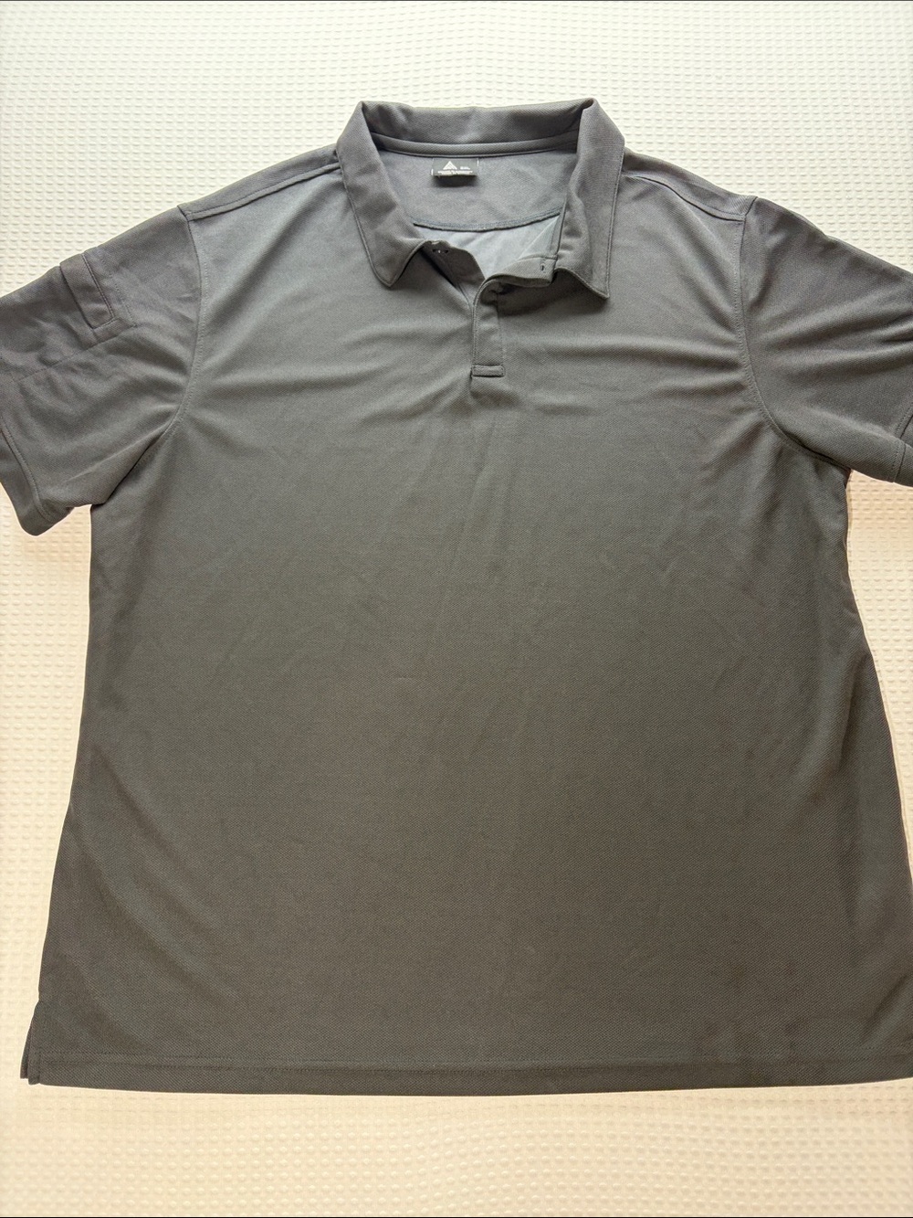 Men's Gray Short-Sleeve Polo - Performance Comfort